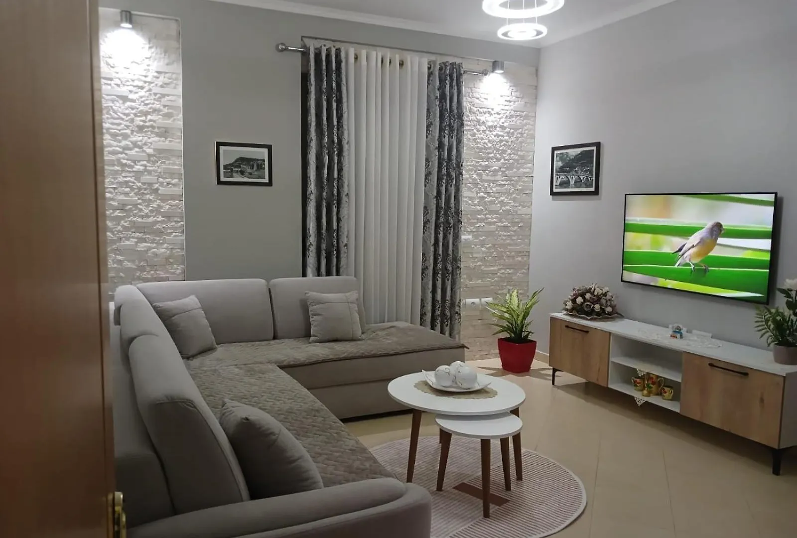 Muska Comfy Apartment 베라트